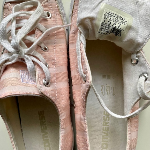 Like new! Converse narrow low tops Blush pink - Picture 5 of 5